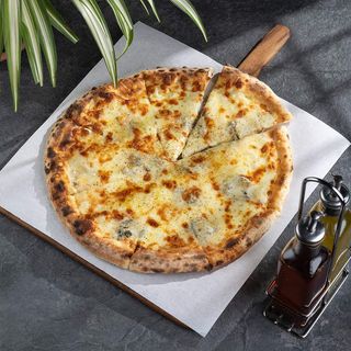 Quattro Formaggi / 4 ყველი 
