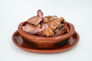 Dimljena svinjska butkica ispod sača