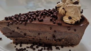 Black fantasy torta parče