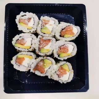 Salmón Rollo Con Queso (9 Uds.)