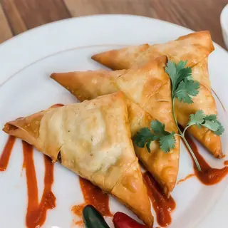 Samosa De Verdura con chat
