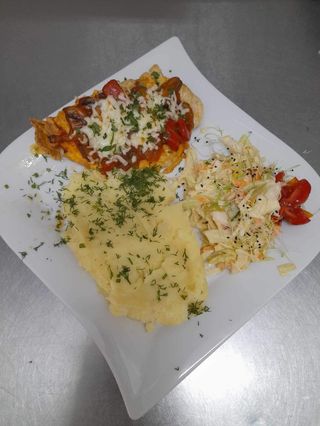 Pierś po zbójnicku zapiekana z serem