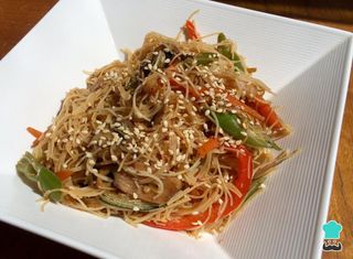 33. Fideos De Arroz Con Verduras