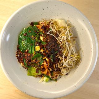 Noodles Saltati con Olio Piccante