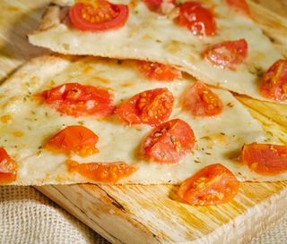 Pizza pomodorini pachino al spicchio 