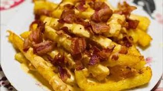 Patatine fritte steakhouse con bacon
