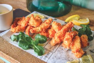 Fingers de Pollo con Salsa de Mostaza y Miel