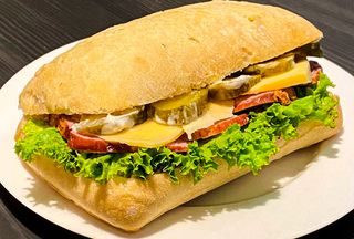 Чіабатта з шинкою та сиром 