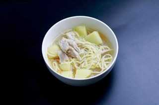Куриный суп с лапшой