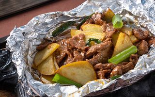 Manzo con patate alla piastra铁板土豆牛肉