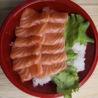 Chirashi con salmone