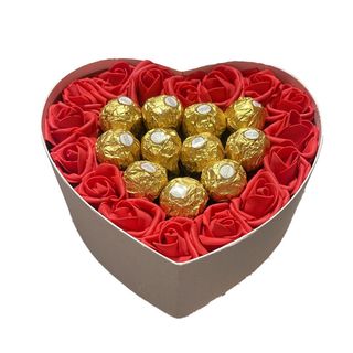 Flower box  15 roses rouge   / artificielles +11 chocolat ferero 