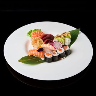 Sushi e sashimi misto 15pz -129