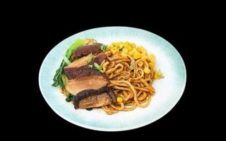 10 - Ramen a mano vegetale con salsa