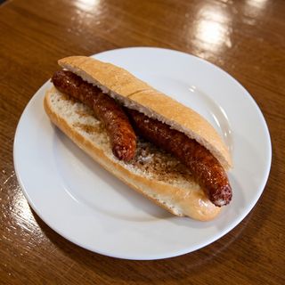 Bocadillo Salchichas Del País