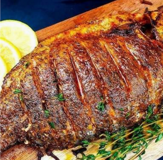 Whole fried tilapia fish W/ Plantain