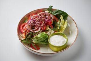 Салат овочевий з цитрусово-гірчичним соусом (250г)