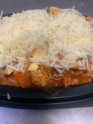 Tortellini de queso con carne y huevo