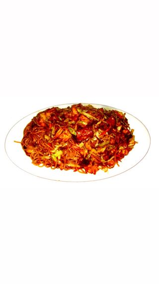 220. Спагети с пилешко и зеленчуци 700г