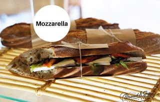 Sandwich cu mozzarella