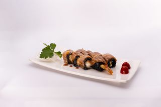 Uramaki con riso venere