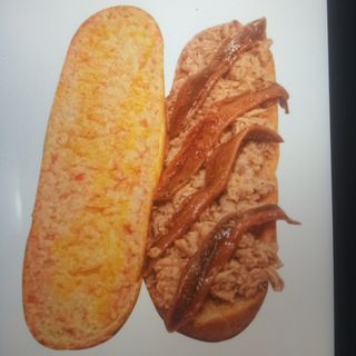 Bocadillo De Anchoas Y Atún