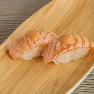 163-Nigiri De Salmón Flameado (4 Uds.)