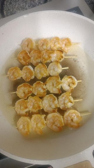 spiedini di gamberi alla griglia