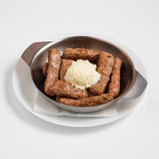 Ćevapi na kajmaku