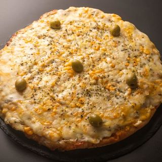 Pizza 4 Quesos (Mediana)