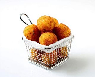 Bolinhas de Queijo (Porção)