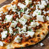 LAHMACUN Z SEREM FETA