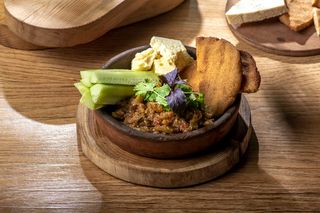 აჯაფსანდალი, მჭადით , გუდის ყველით