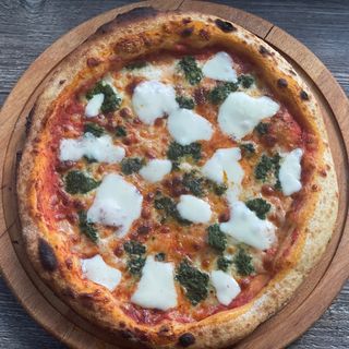 Пица със спанак и моцарела