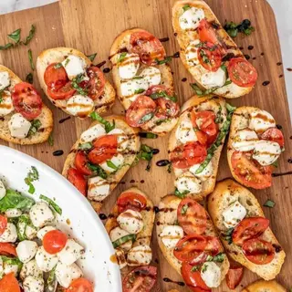 Bruschetta De Tomate Caprese