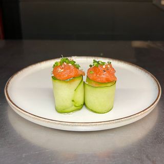 12) Gunkan de pepino (4 pçs)