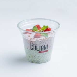 ჩიას პუდინგი მატჩათი და ჟოლოთი