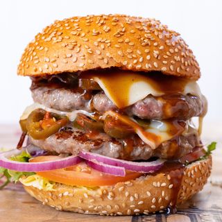 FUEGO BURGER CON PAPAS