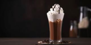 Latte Macchiato de Chocolate com Chantilly
