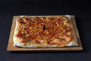 Pizza Sechuan chicken ljuto