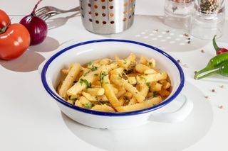 CARTOFI CU BRANZA RASA SI PATRUNJEL