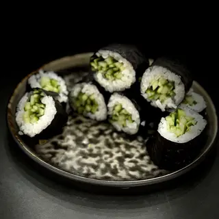 43. Cetriolo roll 8 pezzi