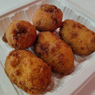 CROQUETAS DE MERLUZA Y GAMBAS (racion  5 Unidades)