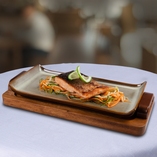 Somon la gratar cu legume proaspete 300g