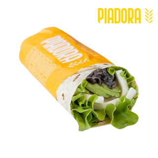 Avocado, fior di latte, lattuga e cipolle caramellate