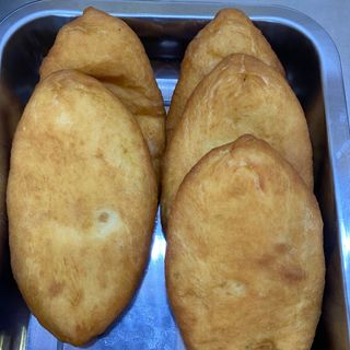 Смажений пиріжок з горохом (100г)