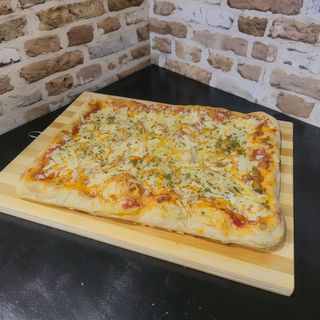 Pizza Cinco Quesos Familiar