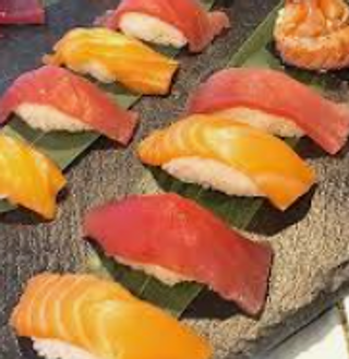 Nigiri de vieira flambeada (2 uds.)