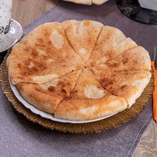 Placinta cu cascaval si sunca