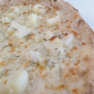 PIZZA AL PIATTO BIANCA -  PATATE E ROSMARINO